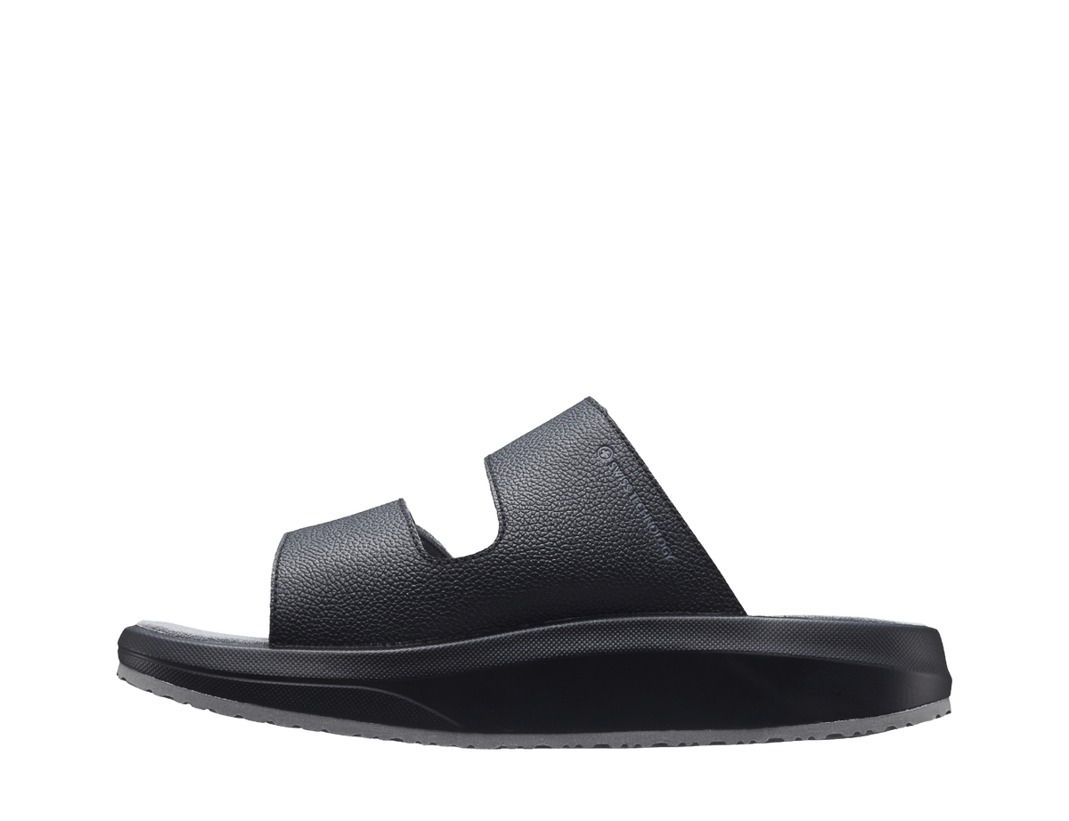 Max III Black